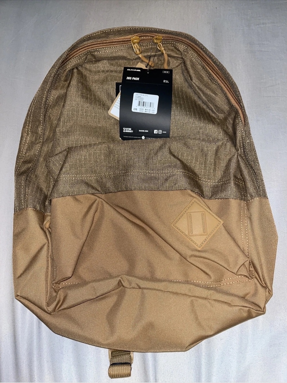 Dakine Classic Backpack 21L in Tan NWT